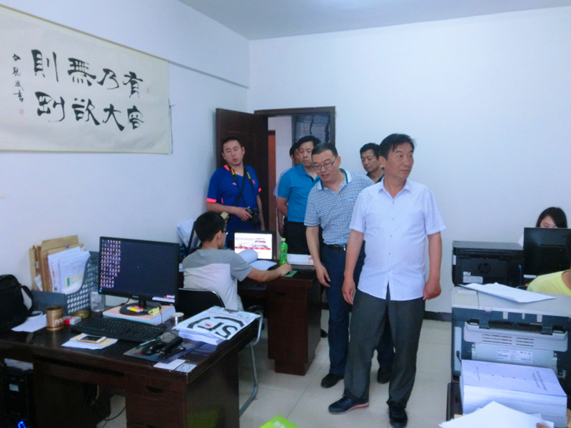 興平市公安局領導來億誠建設考察 興平市公安局領導來億誠建設考察