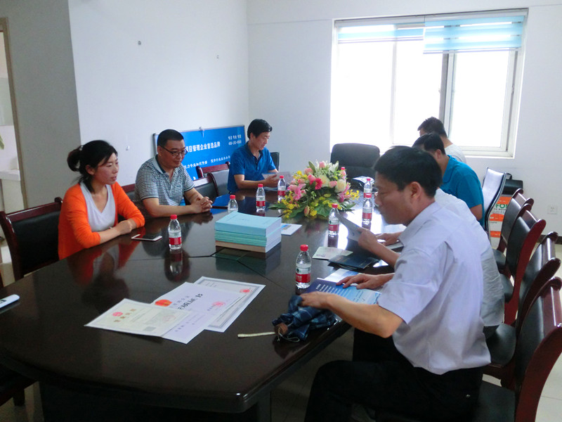 興平市公安局領導來億誠建設考察 興平市公安局領導來億誠建設考察