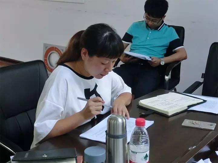 億誠建設(shè)各部門部長做半年匯報 億誠建設(shè)各部門部長做半年匯報