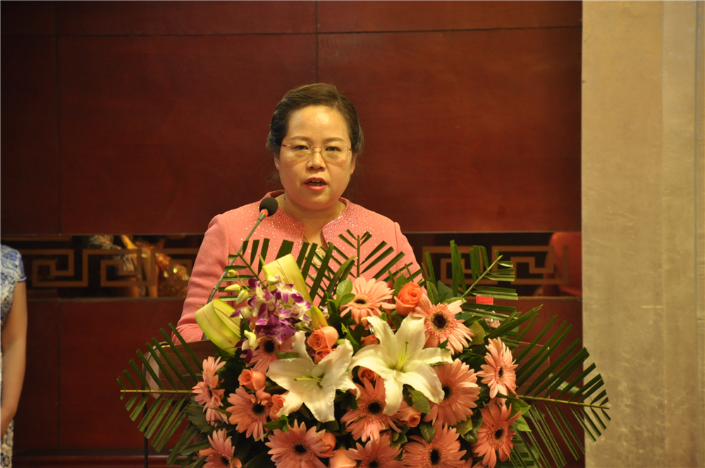 億誠項目管理-飛躍2017公司年會-董事長李妮 億誠項目管理-飛躍2017公司年會-董事長李妮