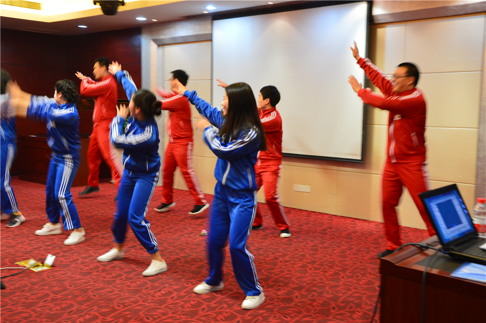 億誠(chéng)公司2017年年度目標(biāo)責(zé)任簽訂大會(huì) 億誠(chéng)公司2017年年度目標(biāo)責(zé)任簽訂大會(huì)