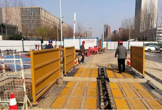 合肥一地鐵施工單位人員阻撓環保執法 合肥一地鐵施工單位人員阻撓環保執法