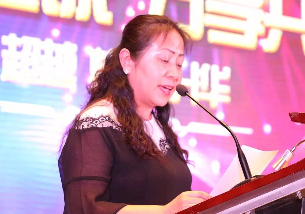 甘肅分公司魯總做分享發(fā)言 甘肅分公司魯總做分享發(fā)言