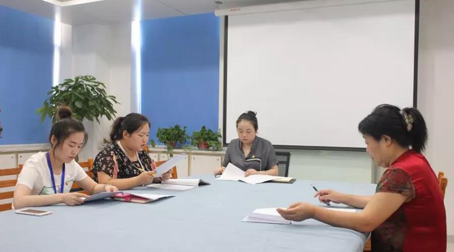 億誠(chéng)公司黨支部學(xué)習(xí)踐行《黨員就要有黨員的樣子》 億誠(chéng)公司黨支部學(xué)習(xí)踐行《黨員就要有黨員的樣子》