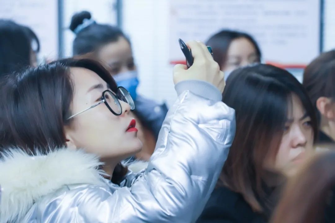 億誠(chéng)公司舉行關(guān)于《現(xiàn)行政策環(huán)境下提升招標(biāo)代理人員規(guī)范執(zhí)業(yè)能力及相關(guān)法規(guī)政策解讀》的培訓(xùn) 億誠(chéng)公司舉行關(guān)于《現(xiàn)行政策環(huán)境下提升招標(biāo)代理人員規(guī)范執(zhí)業(yè)能力及相關(guān)法規(guī)政策解讀》的培訓(xùn)