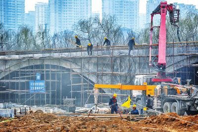 施工單位要向監(jiān)理單位報(bào)送哪些資料? 施工單位要向監(jiān)理單位報(bào)送哪些資料?