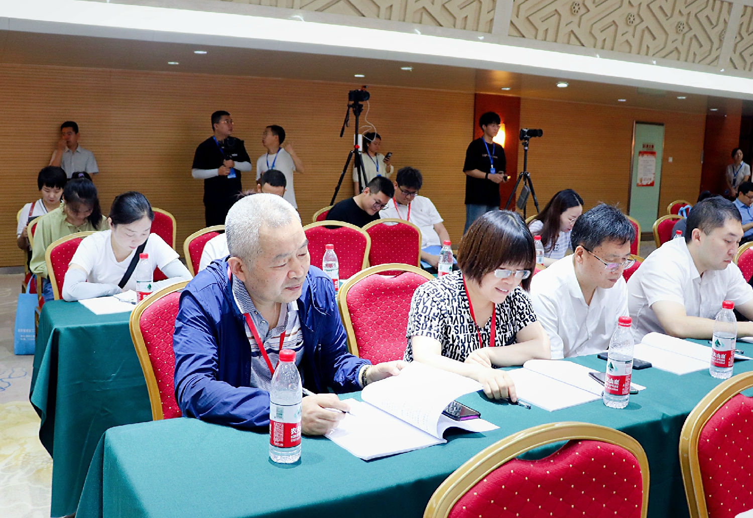 趙總，韓工參加會議