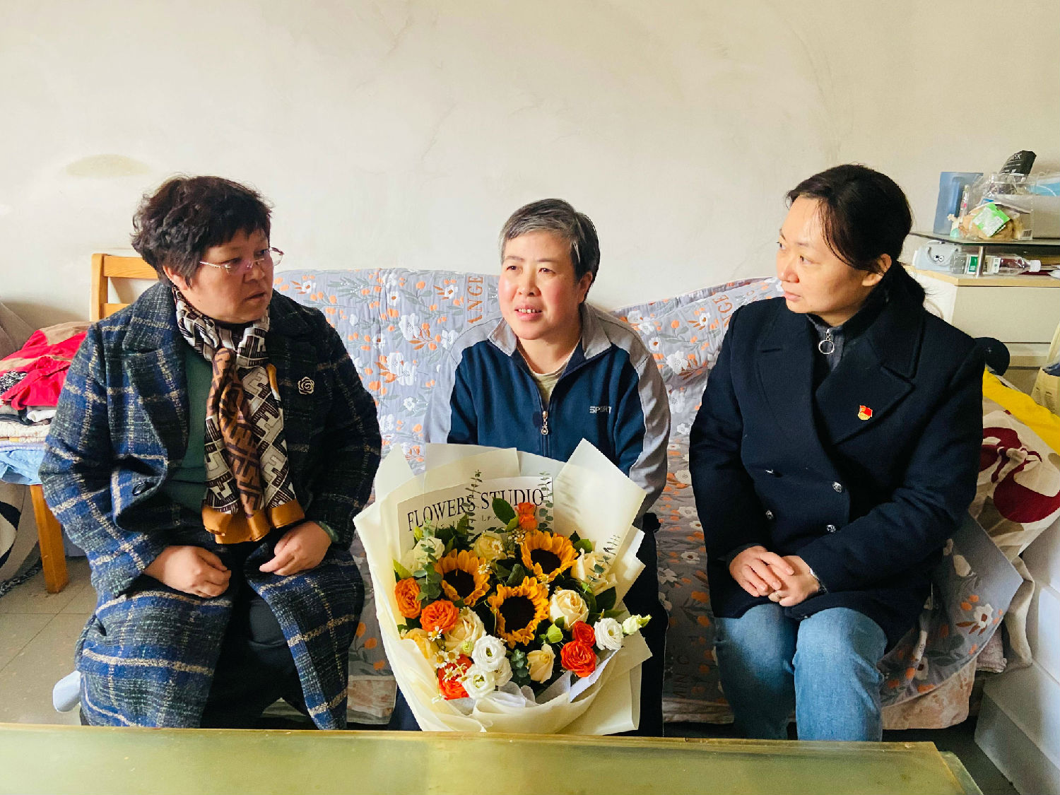 億誠董事長走訪慰問困難女性 億誠董事長走訪慰問困難女性