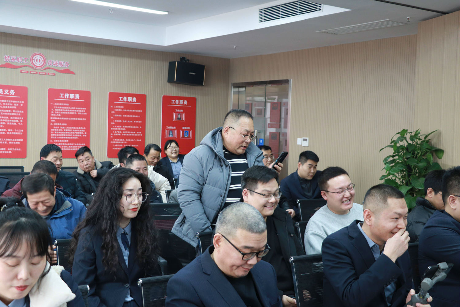 億誠管理2024年會(huì)暨2025年目標(biāo)責(zé)任簽訂會(huì)圓滿召開 億誠管理2024年會(huì)暨2025年目標(biāo)責(zé)任簽訂會(huì)圓滿召開